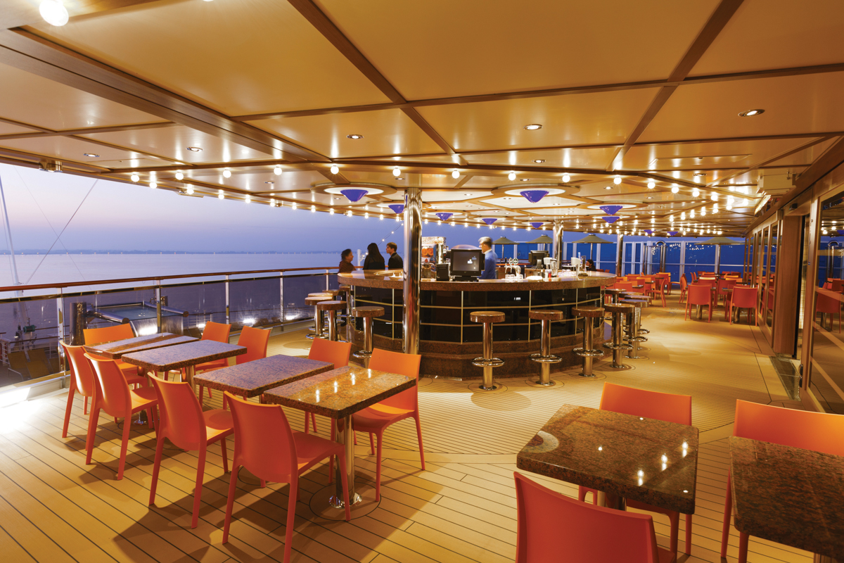MyCruise Costa-Cruises Diadema Offentlige-arealer Barer-lounger-atrium2